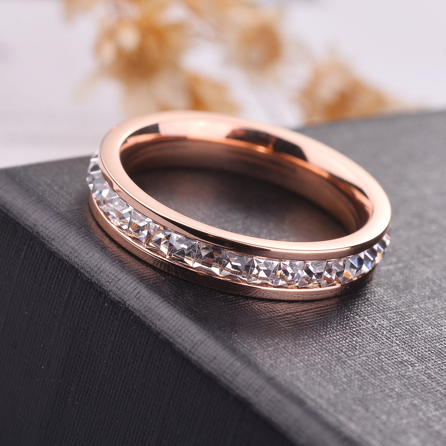 Eternal Elegance: Rose Gold-Plated Waterproof Ring