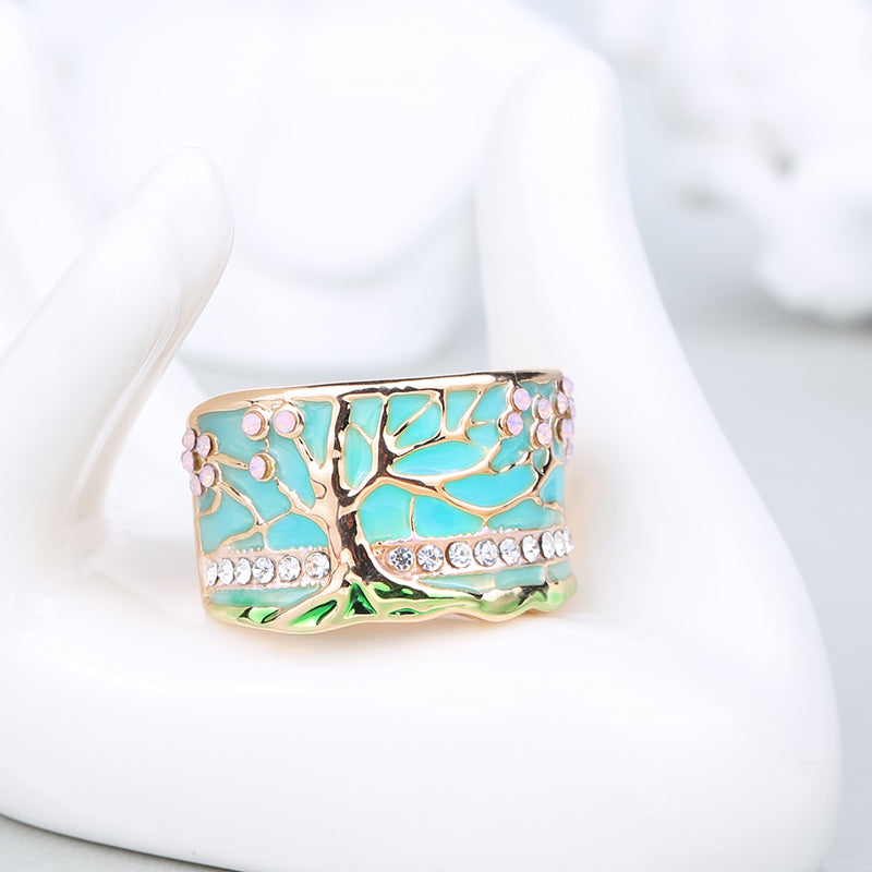 Elegante Blüte: Ring aus goldfarbenem Opal und grüner Emaille mit Kristallakzenten – hypoallergene Vintage-Eleganz für Frauen