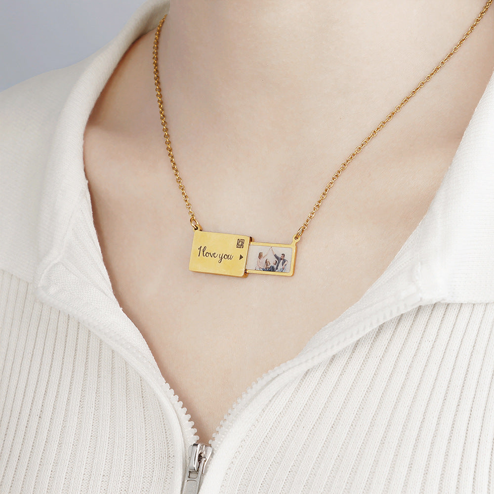 Elegant Monogram: Stainless Steel Clavicle Necklace with Letter & Color Picture