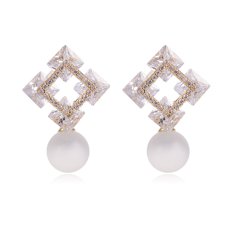 Timeless Allure: Classic Pearl Earrings