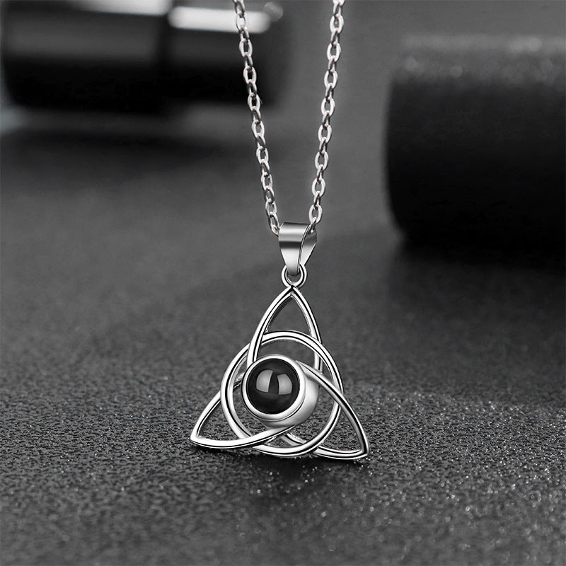 The triangle of Memoire: Unisex silver necklace with custom picture