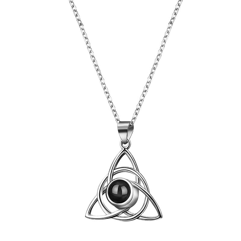 The triangle of Memoire: Unisex silver necklace with custom picture