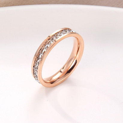 Eternal Elegance: Rose Gold-Plated Waterproof Ring