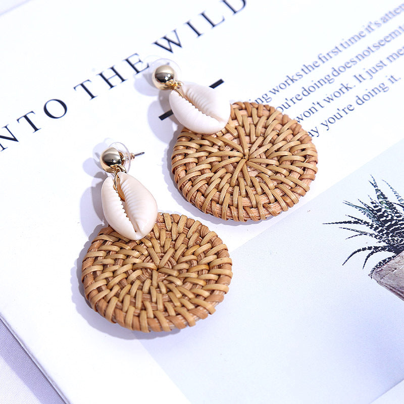 Subtle Artistry: Handcrafted Shell & Rattan Geometric Earrings for Women