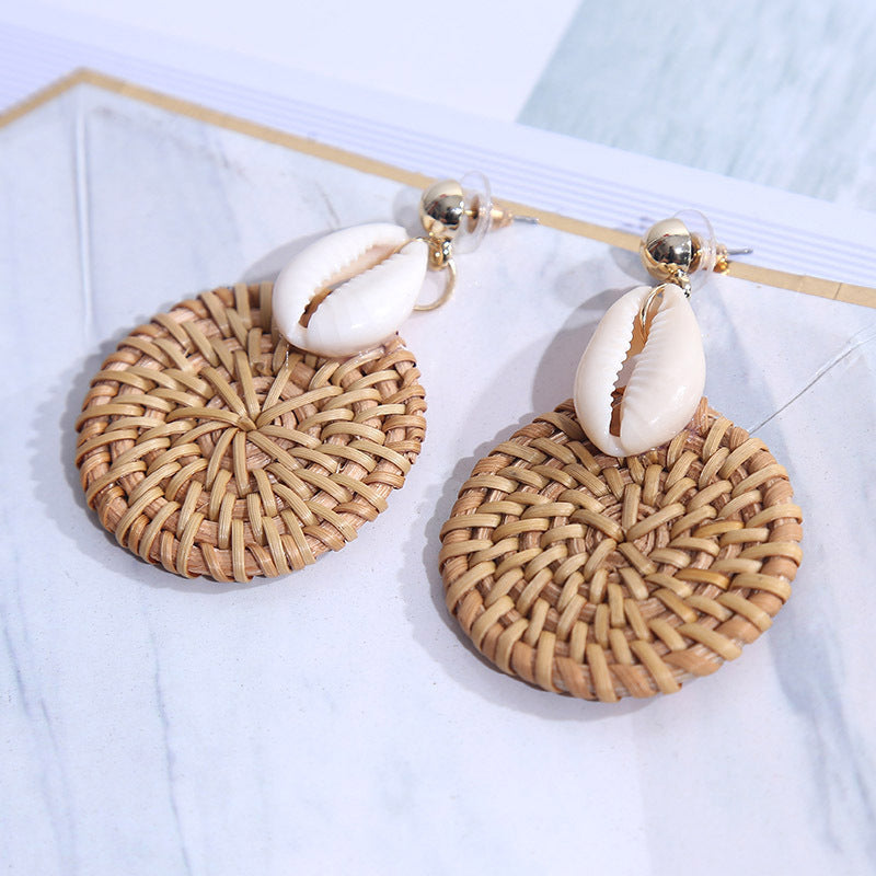 Subtle Artistry: Handcrafted Shell & Rattan Geometric Earrings for Women