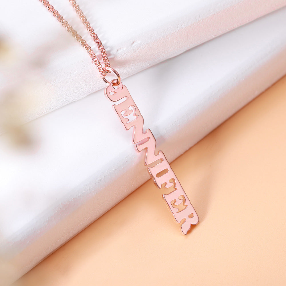 Gepersonaliseerde verticale naamketting